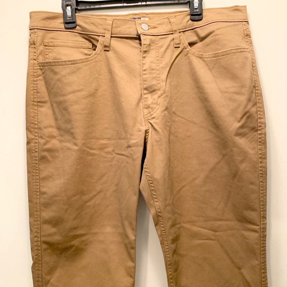 NWOT Men’s Dockers Straight Fit Khaki Pants